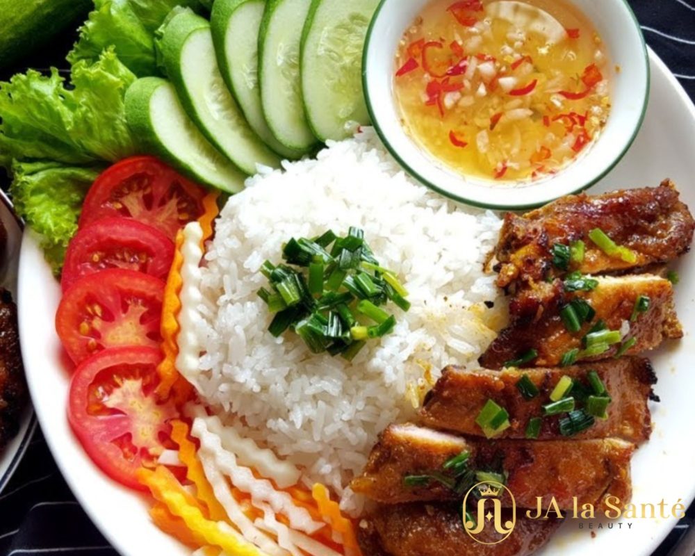 1 dĩa cơm tấm bao nhiêu calo