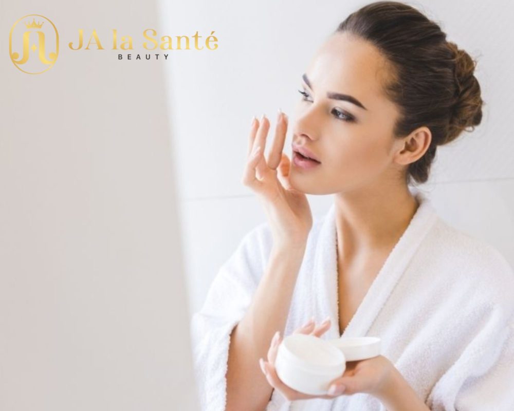 Cách làm giảm sắc tố melanin bằng những sản phẩm bôi không kê toa từ bác sĩ